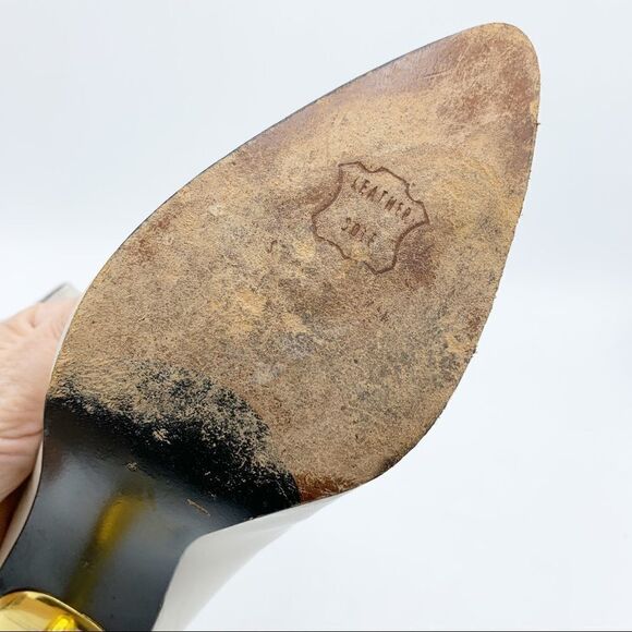 Stuart Weitzman Vintage Ivory Pointed Toe Pump w/Gold Metal Stiletto Heel 7.5 - Picture 11 of 16